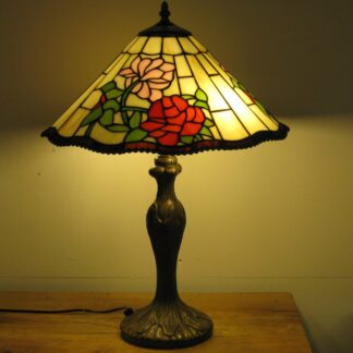 Rigtig fin og klassisk Tiffany bordlampe YW16018